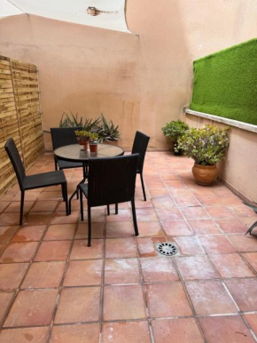 Apart con terraza en Florida E2